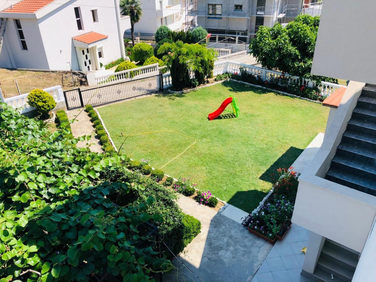 Apartments Radosevic 울친 객실 사진