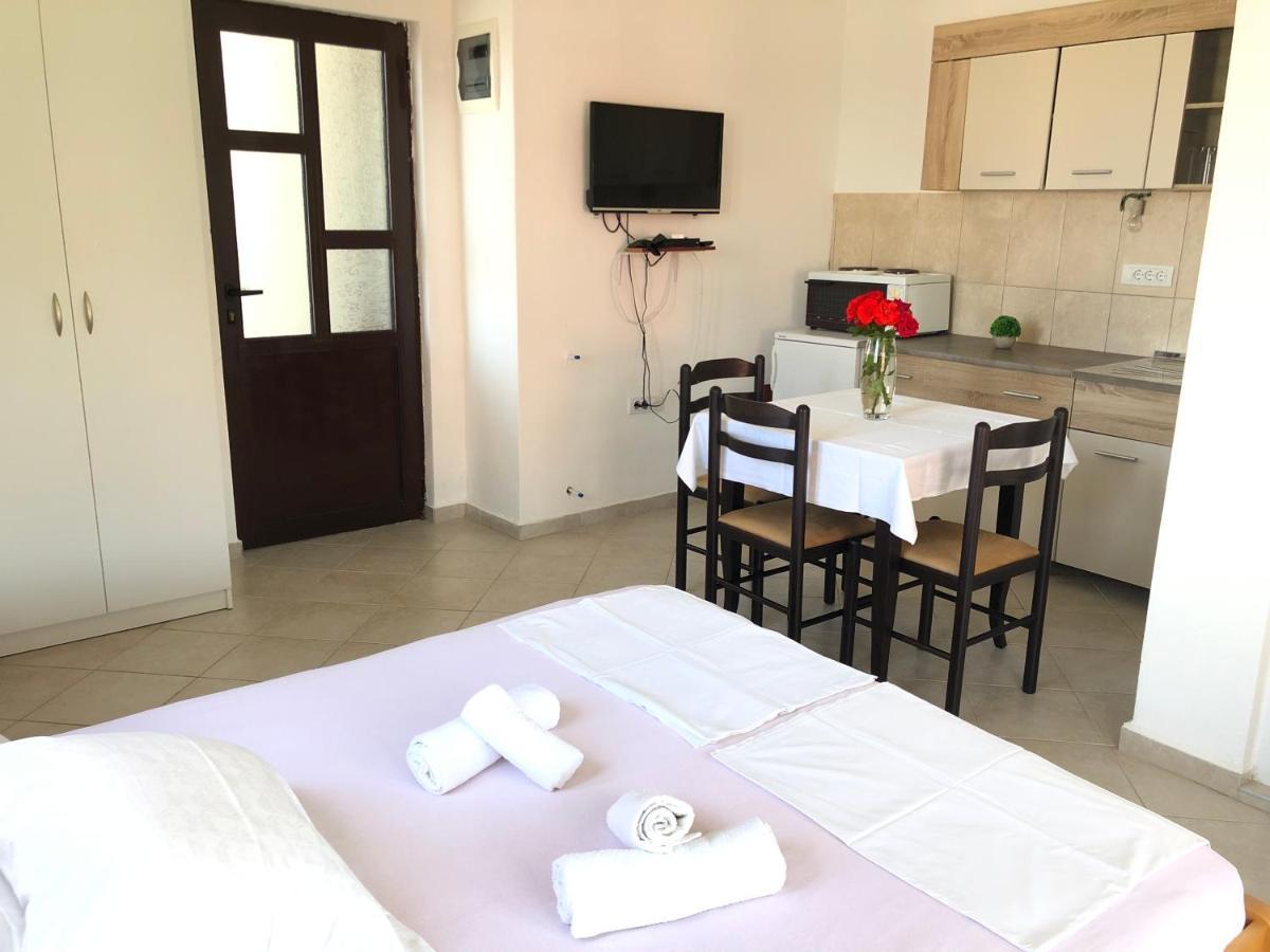 Apartments Radosevic 울친 외부 사진