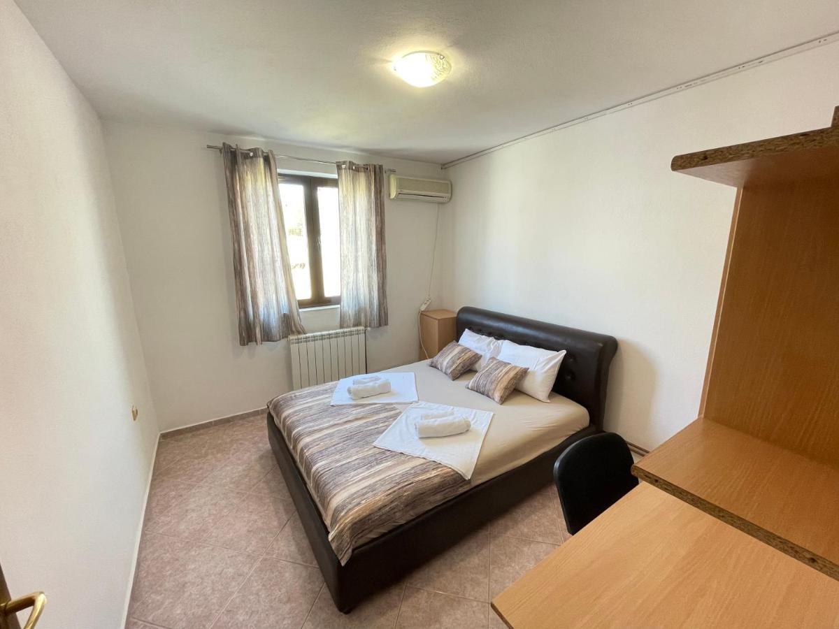 Apartments Radosevic 울친 외부 사진