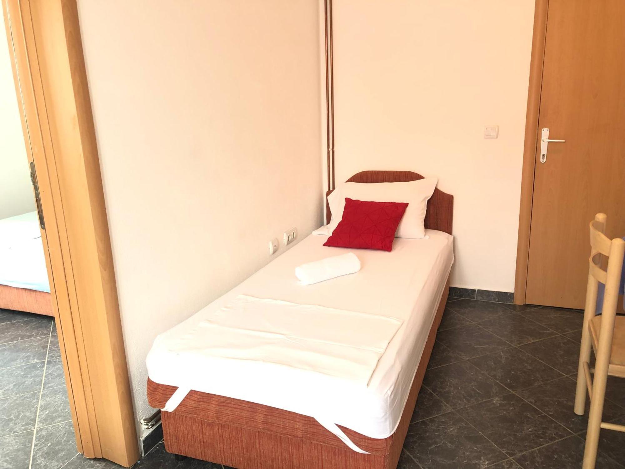 Apartments Radosevic 울친 객실 사진