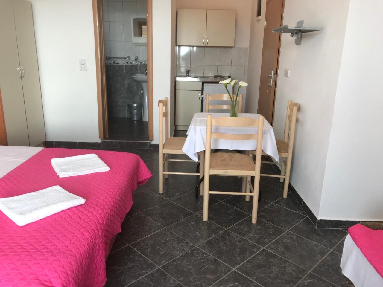 Apartments Radosevic 울친 외부 사진